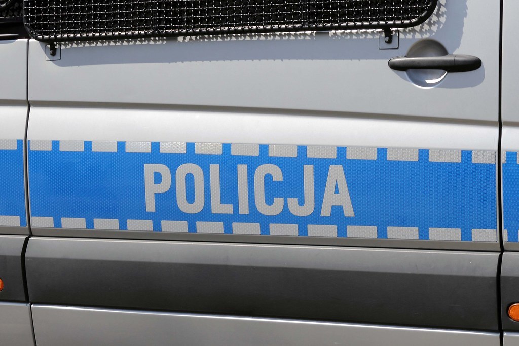 Police 01